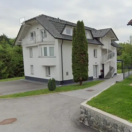 Lejlighed Prostorno In Prijetno Stanovanje